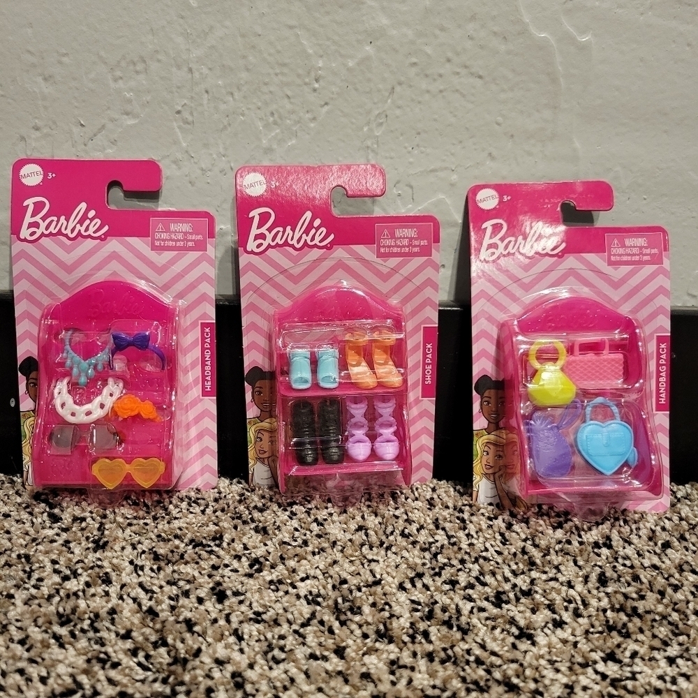 Barbie Accessories Lot of 3 Jewelry Necklace Shoes Handbags Purse Mattel 14 Pc